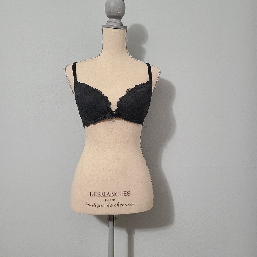 Victoria's Secret Vintage Black Lace Bra Front Closure Size 36C NWT‎